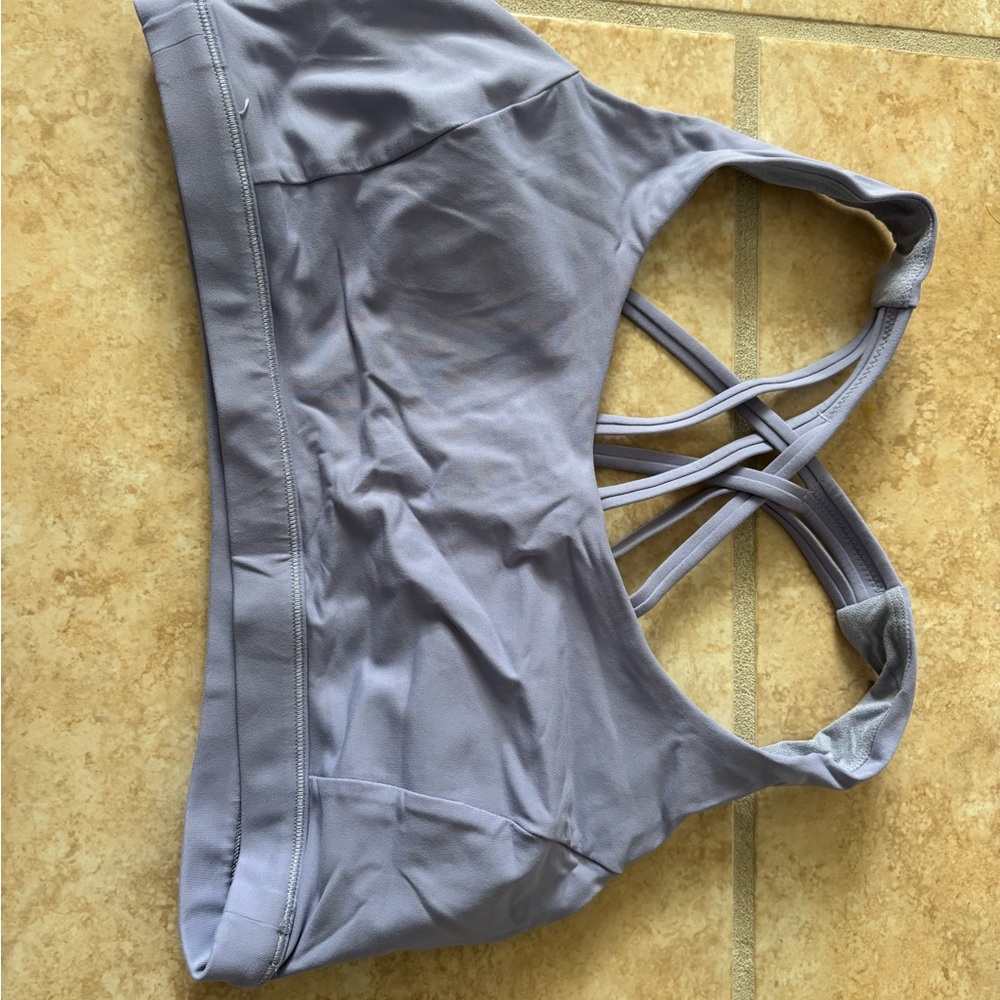Lululemon Women's Strappy Sports Bra - Light Purple